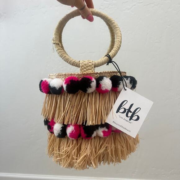 NWT $155 BTB LA Liv Round Raffia Straw Bucket Bag - Picture 5 of 8